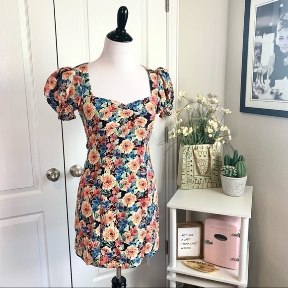 One of a kind! Olivaceous Sample Piece Floral Puff Sleeve Dress - Picture 4 of 16